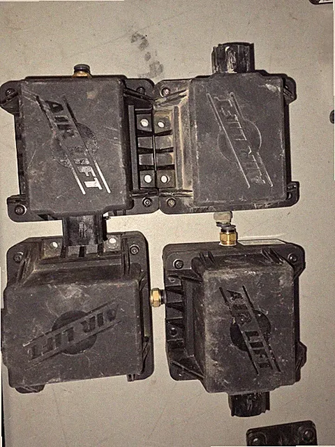 Lot Of 4 Air Lift WirelessAIR Untested